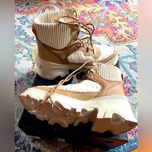 SOREL waterproof Brex Boot Cozy Lace WP in Canoe / Sea Salt size 10.5